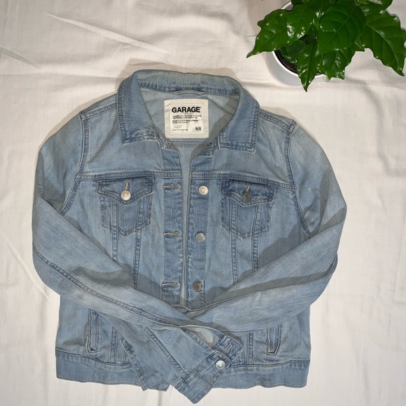 Fitted Garage light wash denim jean jacket - Picture 1 of 1